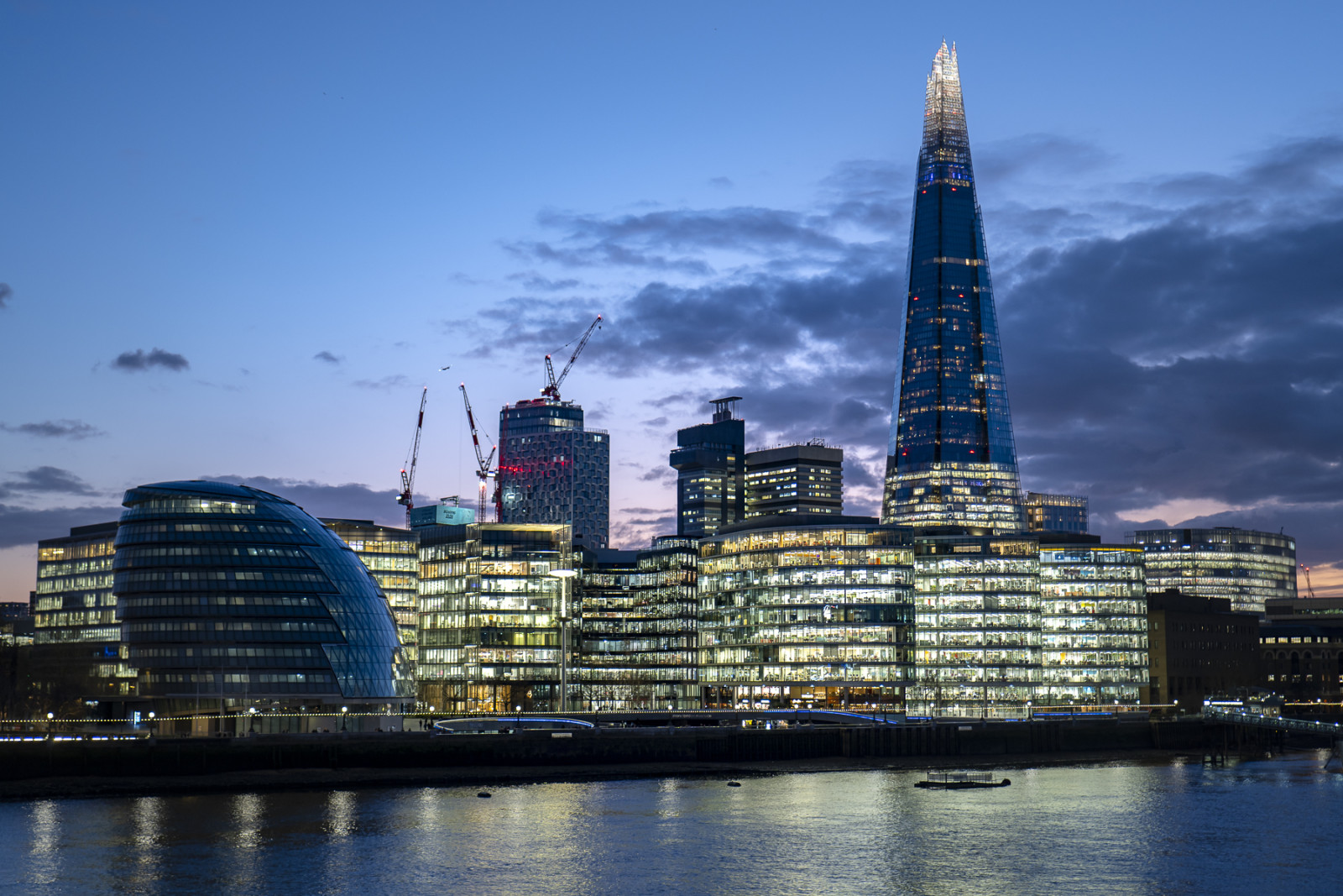 The Queen's Walk and The Shard at night © Leo Hillier