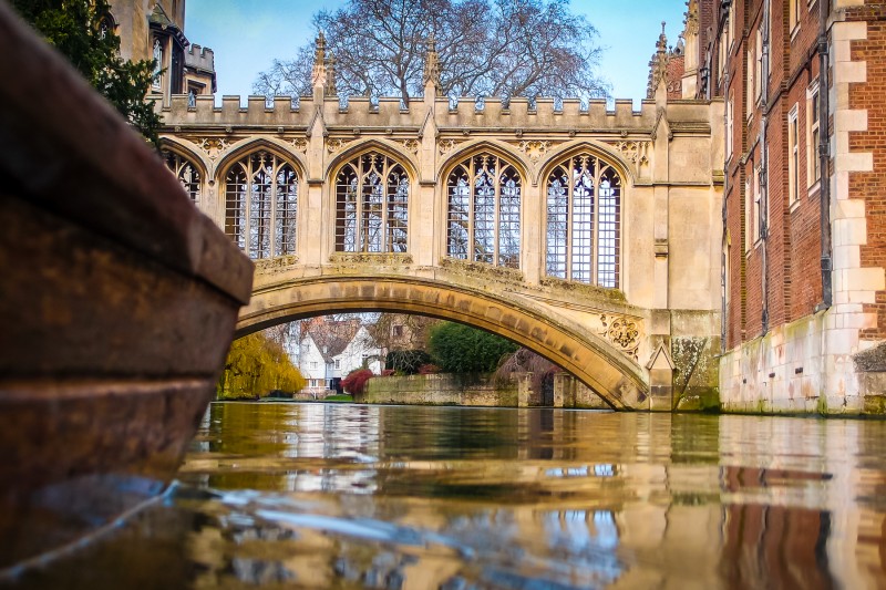 Punting on the River Cam, Cambridge © Leo Hillier Photography