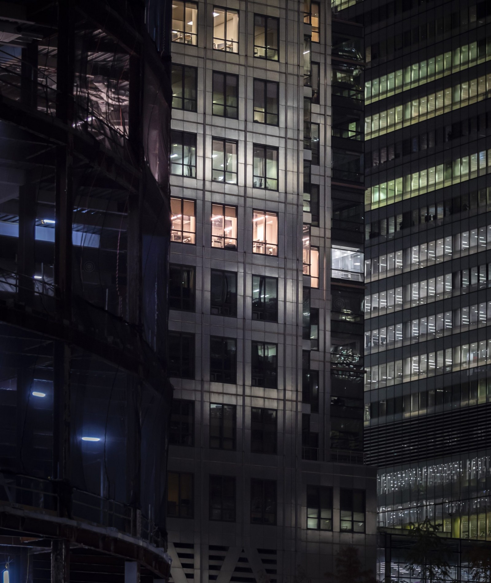 Thomson Reuters, 1 Canada Square, HSBC © Leo Hillier